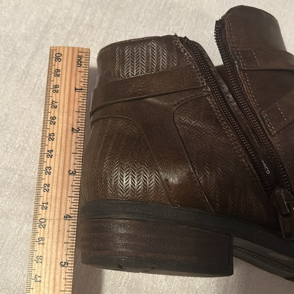 BareTraps Women’s Brown Ankle Booties w/ Design all along the side Size 8 - Picture 13 of 14